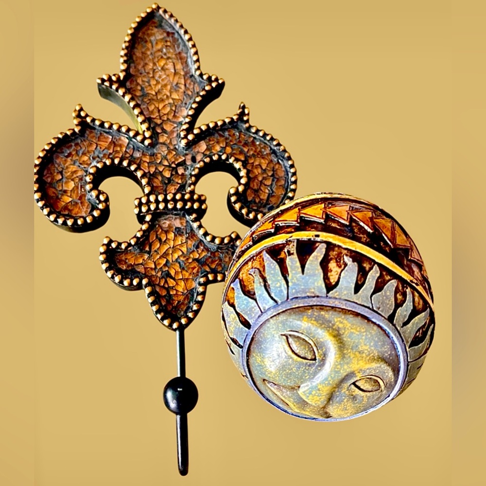 Home decor 2fer Fleur-de-Lis Wall Hook & Sun face decor ball